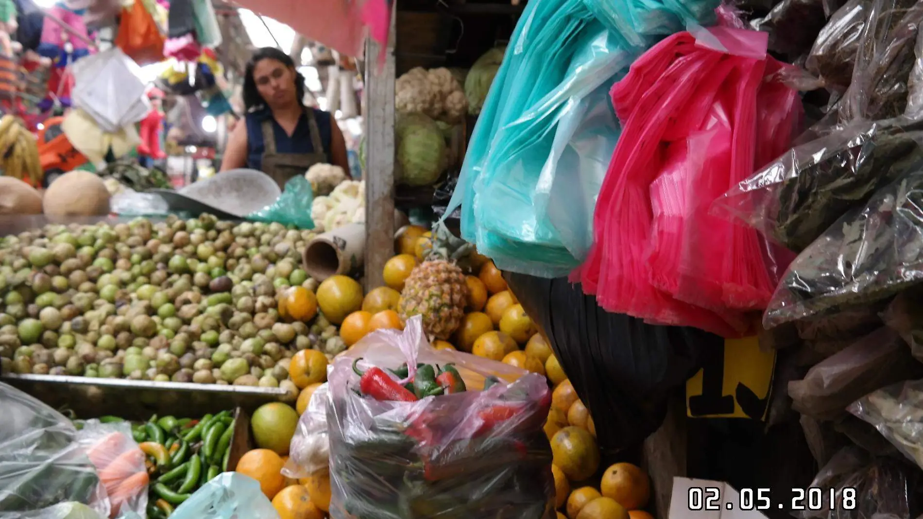 Los locatarios del mercado Reforma quieren contribuir con el medio ambiente reduciendo las bolsas.